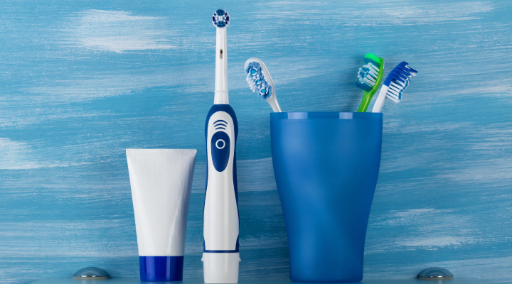 manual vs. electric toothbrush