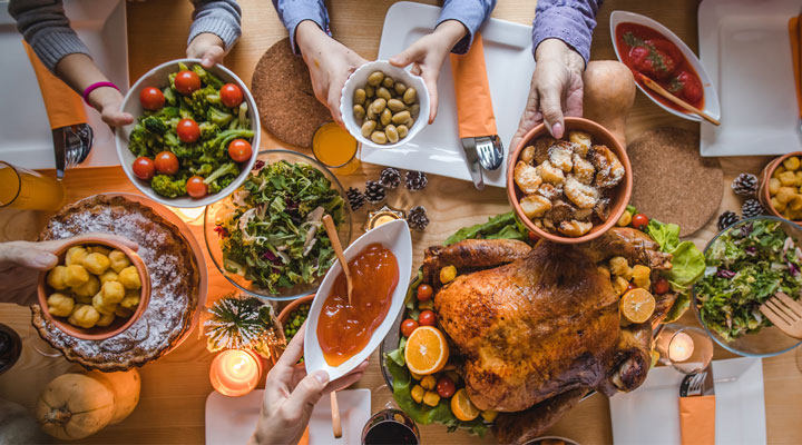 Yeah, yeah, we know turkey usually takes the stage for Thanksgiving, but we’re giving you more to be thankful about over your Thanksgiving meal like Honey-Roasted Sweet Potatoes and Healthier Homemade Butternut Squash Mac & Cheese. 