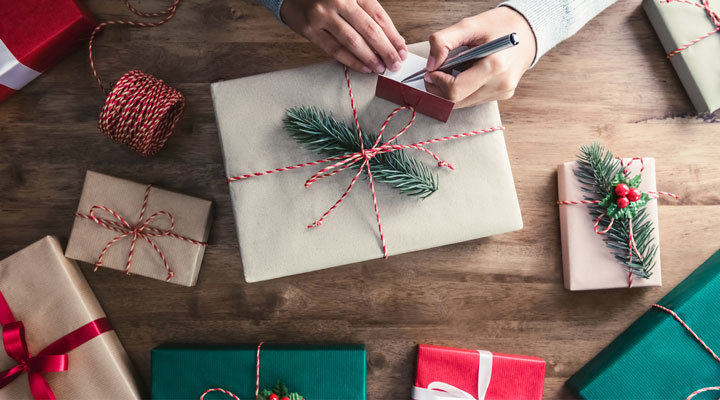 Need tips and ideas to make your holiday package shipping easier and far less stressful? We’ve got your back!